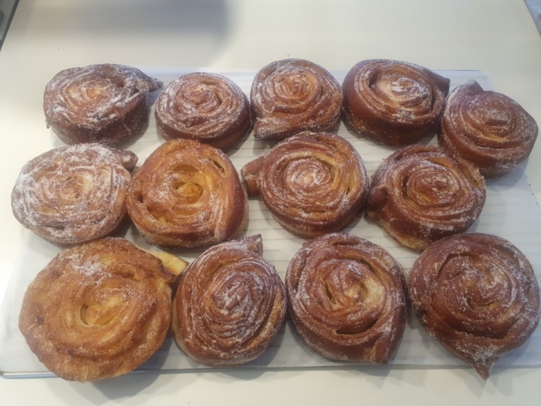 Beignet aux pommes en forme d escargot